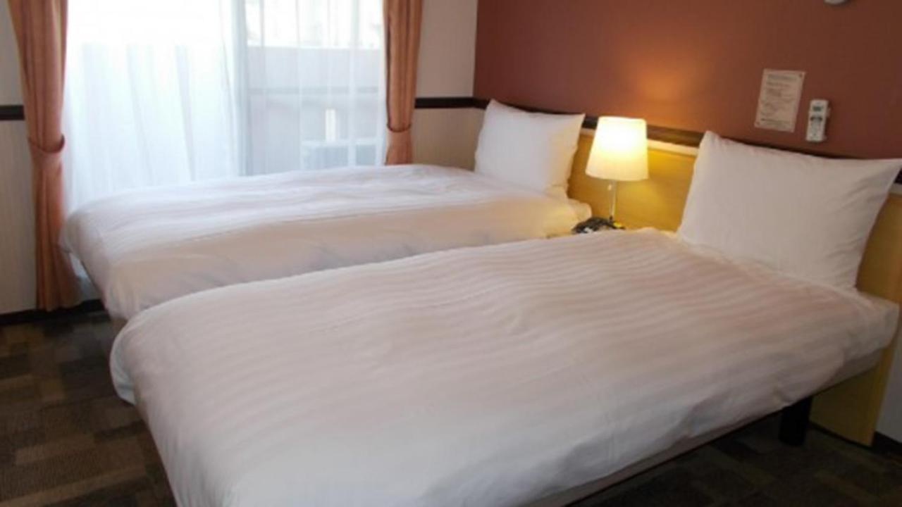 Toyoko Inn Tokyo Asakusa Senzoku Tsukuba Express Extérieur photo